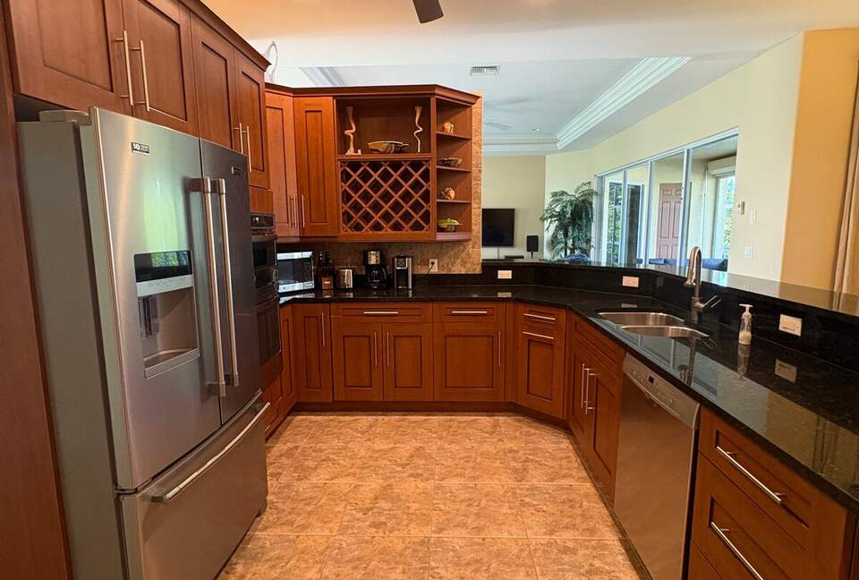 Spacious Marco Island Retreat Steps from Beaches & Shops - Marco Island, Florida