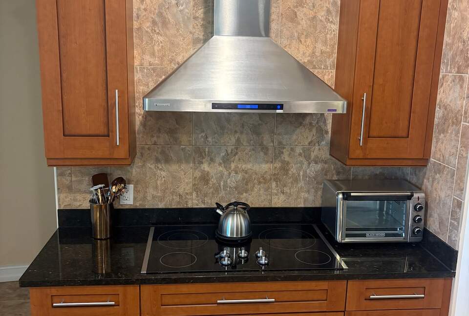 Spacious Marco Island Retreat Steps from Beaches & Shops - Marco Island, Florida