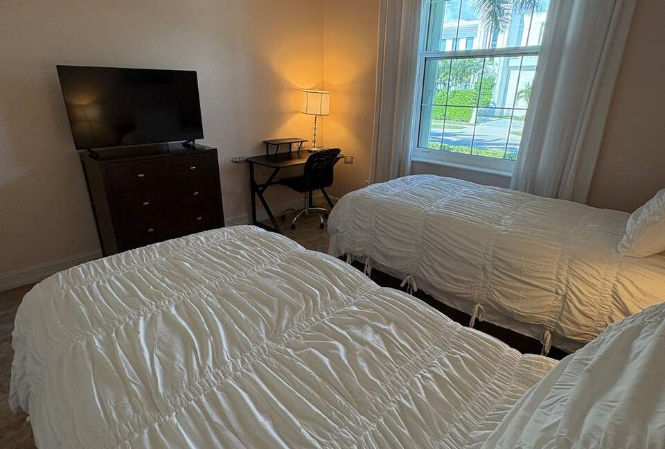 Spacious Marco Island Retreat Steps from Beaches & Shops - Marco Island, Florida