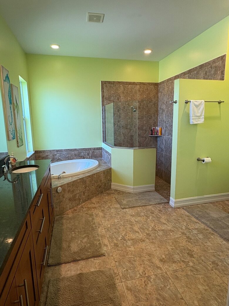 Spacious Marco Island Retreat Steps from Beaches & Shops - Marco Island, Florida