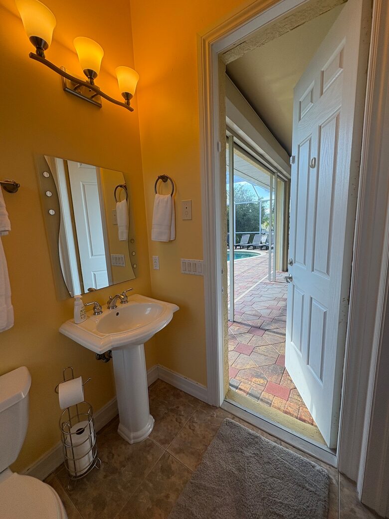 Spacious Marco Island Retreat Steps from Beaches & Shops - Marco Island, Florida