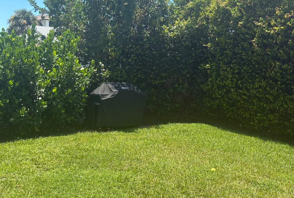 Spacious Marco Island Retreat Steps from Beaches & Shops - Marco Island, Florida