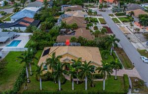 Spacious Marco Island Retreat Steps from Beaches & Shops - Marco Island, Florida