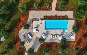 Refined Countryside Villa with Private Pool - Diso, Italy