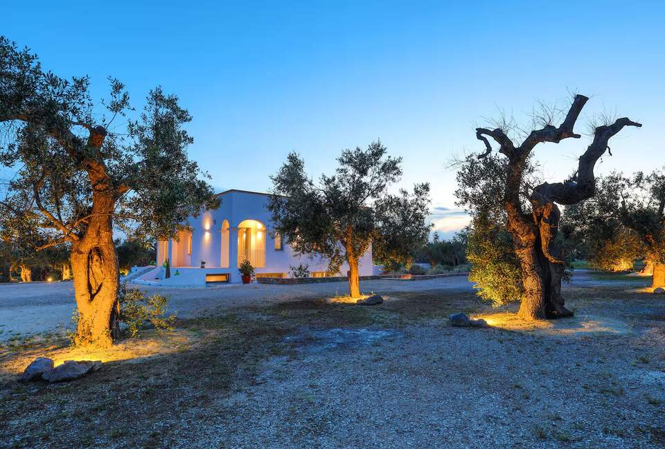 Refined Countryside Villa with Private Pool - Diso, Italy