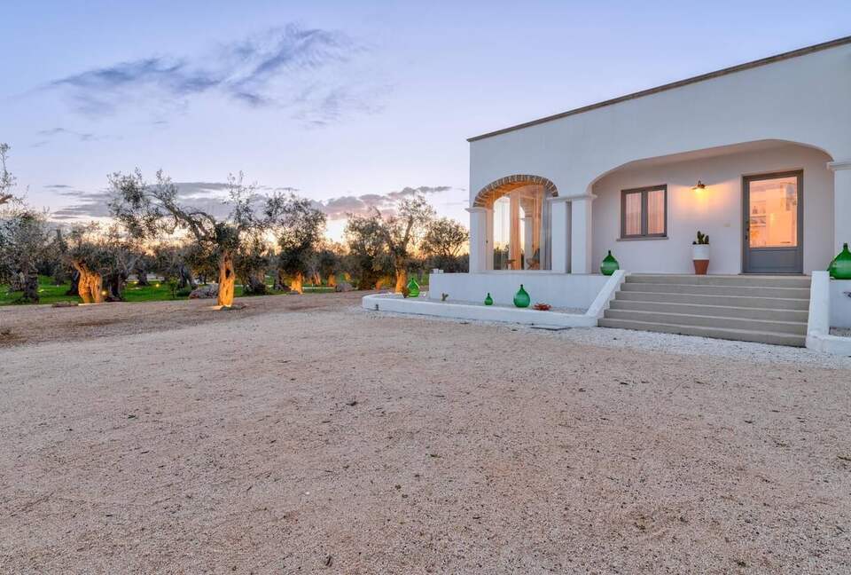 Refined Countryside Villa with Private Pool - Diso, Italy