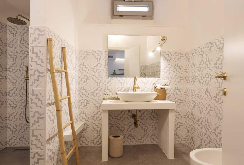 Refined Countryside Villa with Private Pool - Diso, Italy