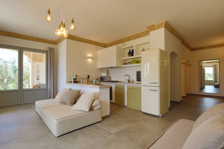 Refined Countryside Villa with Private Pool - Diso, Italy