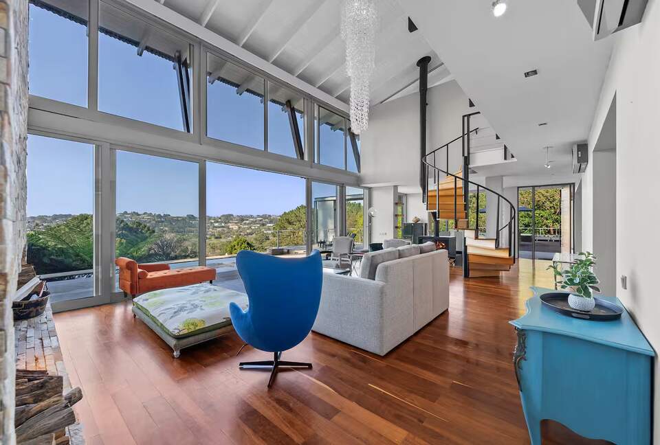 Sophisticated Sanctuary Above Newlands - Cape Town, South Africa