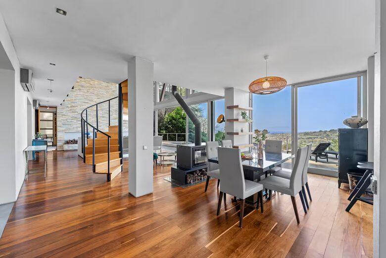 Sophisticated Sanctuary Above Newlands - Cape Town, South Africa