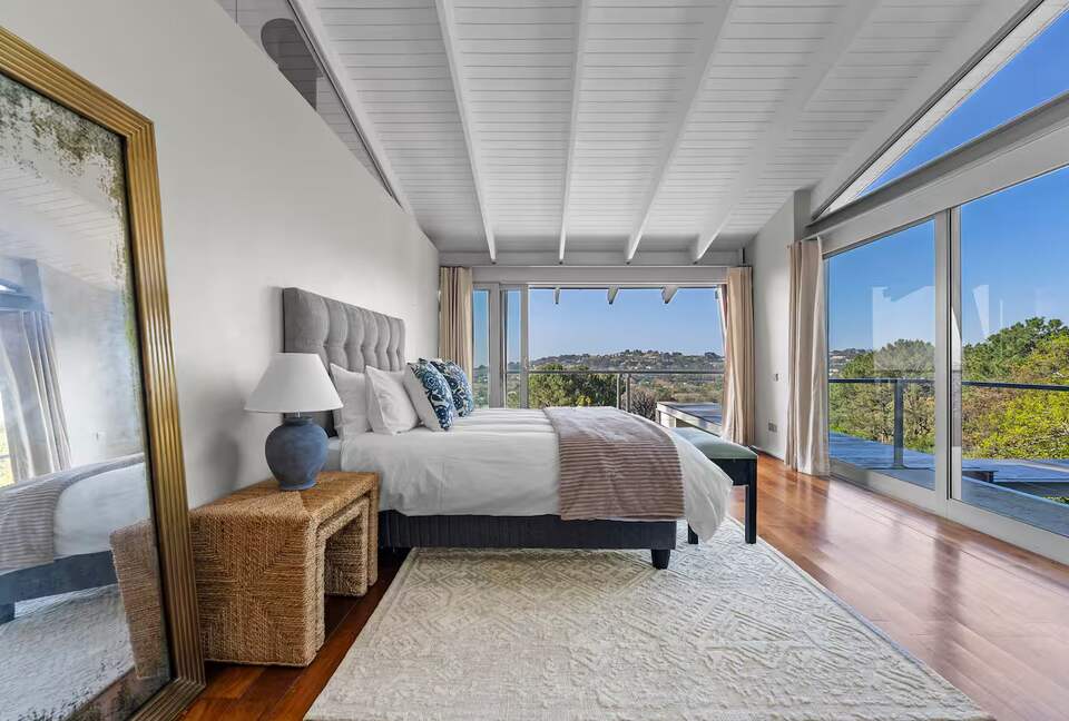 Sophisticated Sanctuary Above Newlands - Cape Town, South Africa