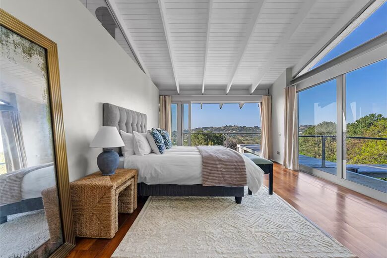 Sophisticated Sanctuary Above Newlands - Cape Town, South Africa