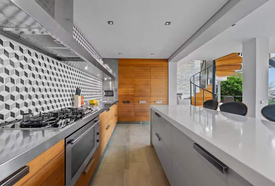 Sophisticated Sanctuary Above Newlands - Cape Town, South Africa