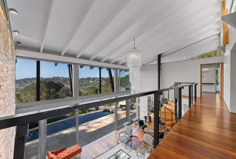 Sophisticated Sanctuary Above Newlands - Cape Town, South Africa