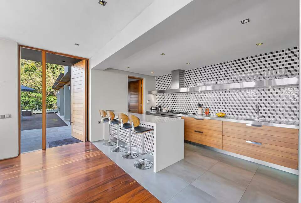 Sophisticated Sanctuary Above Newlands - Cape Town, South Africa