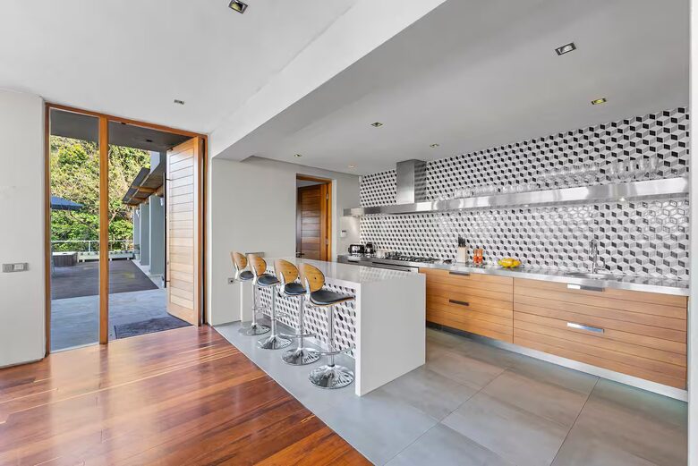 Sophisticated Sanctuary Above Newlands - Cape Town, South Africa