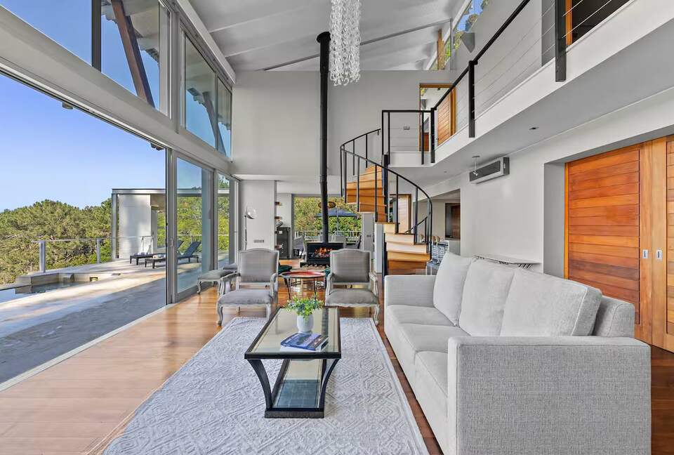 Sophisticated Sanctuary Above Newlands - Cape Town, South Africa