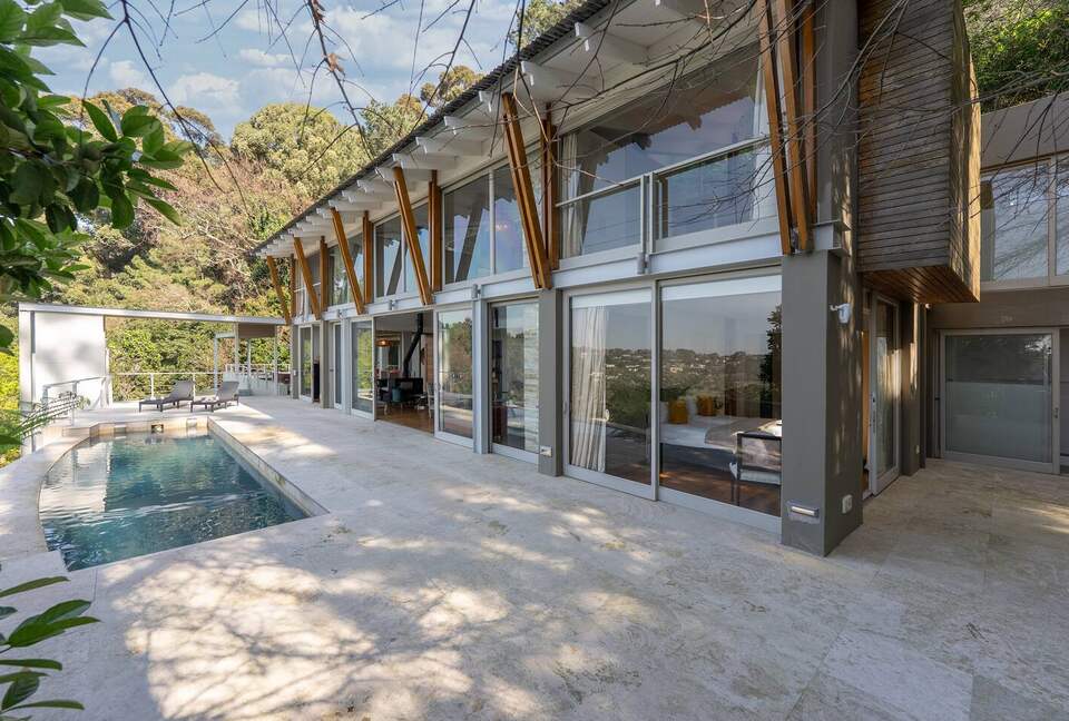 Sophisticated Sanctuary Above Newlands - Cape Town, South Africa