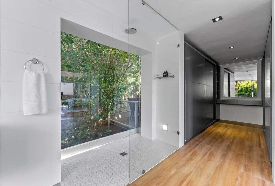 Sophisticated Sanctuary Above Newlands - Cape Town, South Africa