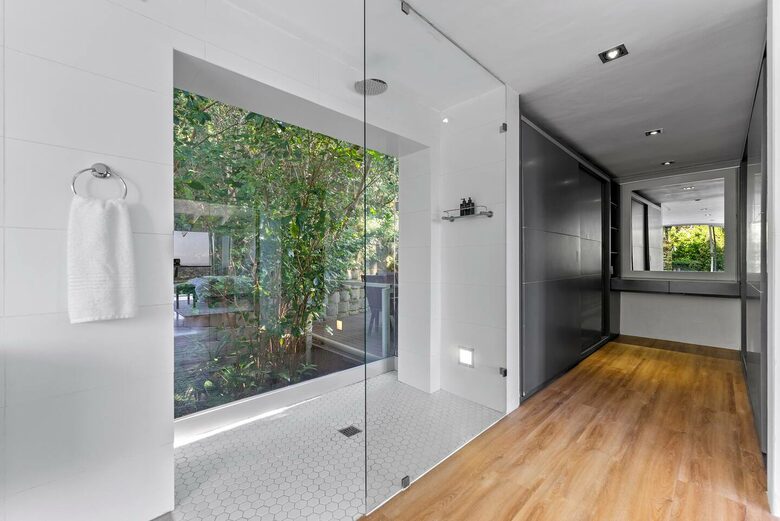 Sophisticated Sanctuary Above Newlands - Cape Town, South Africa