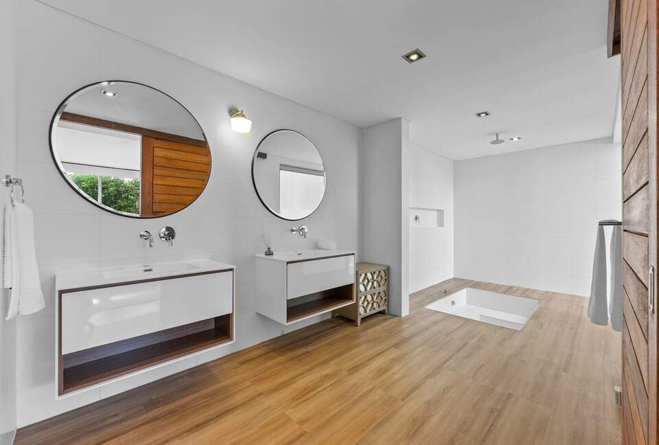 Sophisticated Sanctuary Above Newlands - Cape Town, South Africa