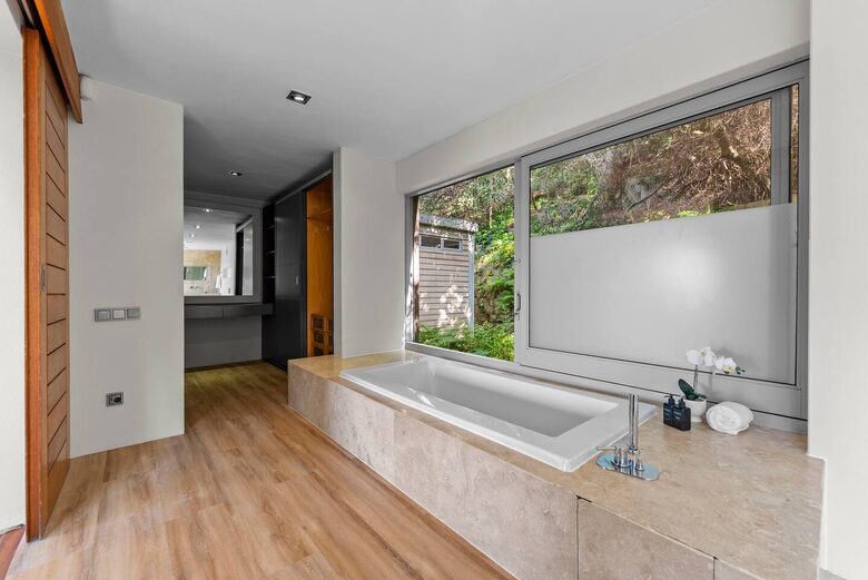 Sophisticated Sanctuary Above Newlands - Cape Town, South Africa