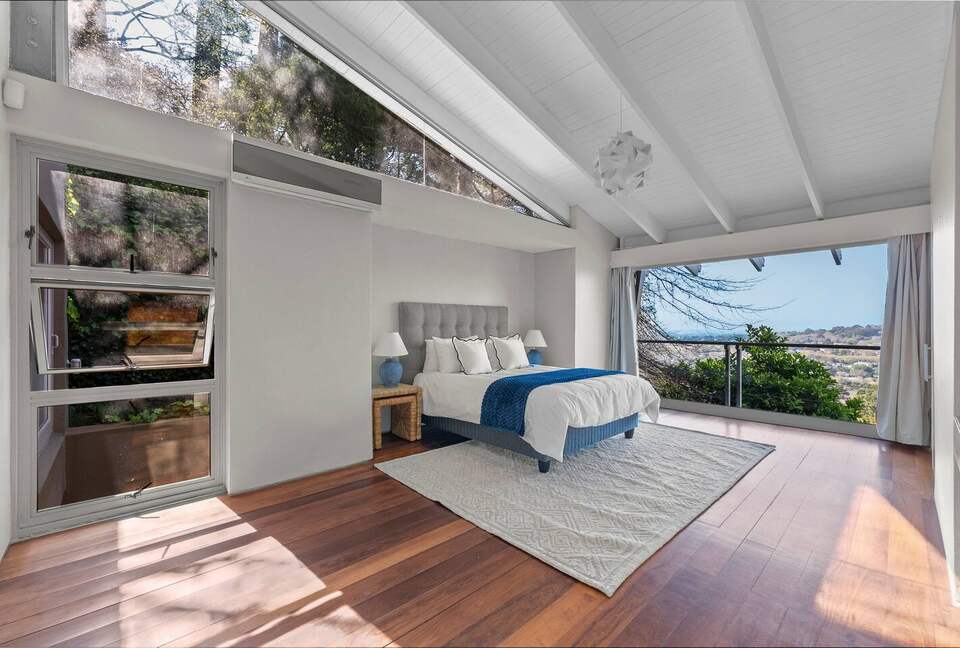 Sophisticated Sanctuary Above Newlands - Cape Town, South Africa