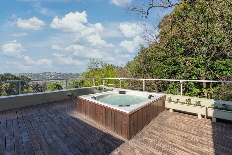 Sophisticated Sanctuary Above Newlands - Cape Town, South Africa