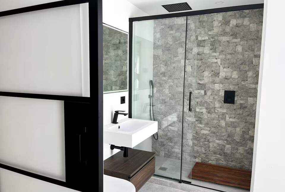 Infinity Elegance: Modern Villa with Spa & Private Gym - Marbella, El Rosario, Spain