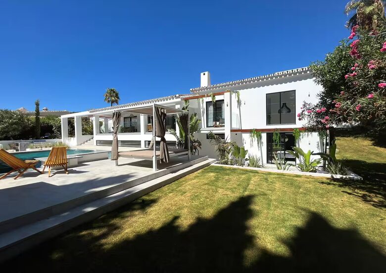 Infinity Elegance: Modern Villa with Spa & Private Gym - Marbella, El Rosario, Spain