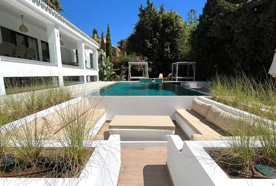 Infinity Elegance: Modern Villa with Spa & Private Gym - Marbella, El Rosario, Spain