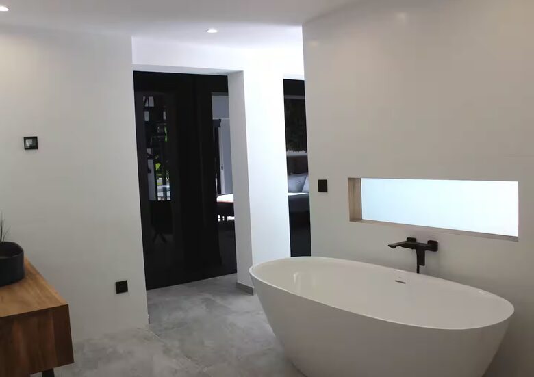 Infinity Elegance: Modern Villa with Spa & Private Gym - Marbella, El Rosario, Spain