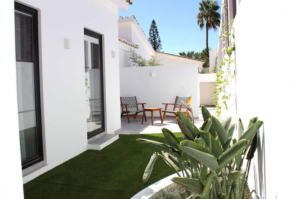 Infinity Elegance: Modern Villa with Spa & Private Gym - Marbella, El Rosario, Spain