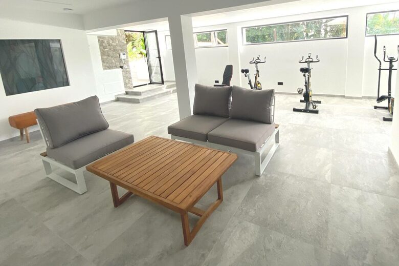 Infinity Elegance: Modern Villa with Spa & Private Gym - Marbella, El Rosario, Spain