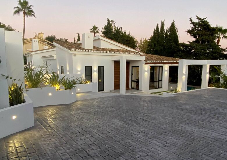 Infinity Elegance: Modern Villa with Spa & Private Gym - Marbella, El Rosario, Spain