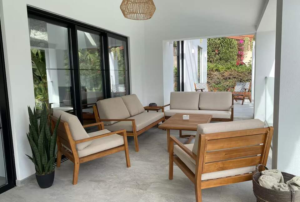 Infinity Elegance: Modern Villa with Spa & Private Gym - Marbella, El Rosario, Spain