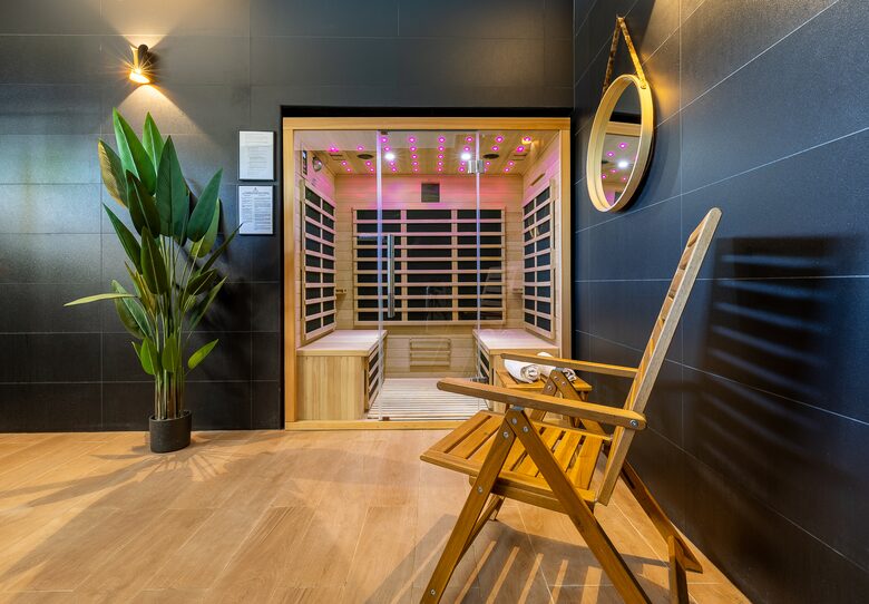 Exquisite Estate with Pool, Spa & Private Cinema - Nibelle, France