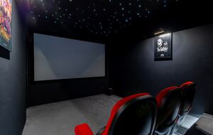 Exquisite Estate with Pool, Spa & Private Cinema - Nibelle, France