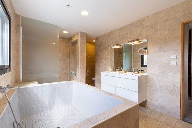 Exquisite Estate with Pool, Spa & Private Cinema - Nibelle, France