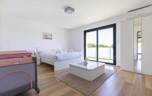 Exquisite Estate with Pool, Spa & Private Cinema - Nibelle, France