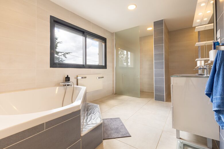 Exquisite Estate with Pool, Spa & Private Cinema - Nibelle, France