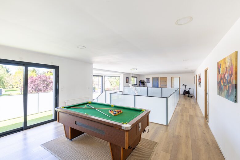 Exquisite Estate with Pool, Spa & Private Cinema - Nibelle, France