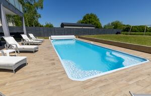 Exquisite Estate with Pool, Spa & Private Cinema - Nibelle, France