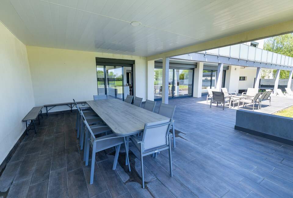 Exquisite Estate with Pool, Spa & Private Cinema - Nibelle, France