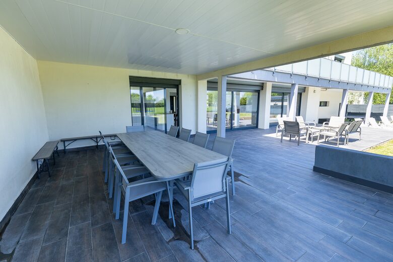 Exquisite Estate with Pool, Spa & Private Cinema - Nibelle, France