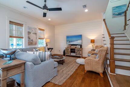 Bright & Breezy Santa Rosa Beach Escape with Pool Access - Santa Rosa, Florida