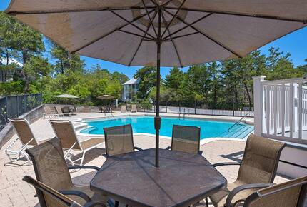 Bright & Breezy Santa Rosa Beach Escape with Pool Access - Santa Rosa, Florida