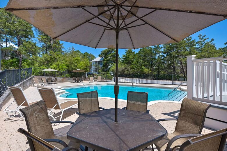 Bright & Breezy Santa Rosa Beach Escape with Pool Access - Santa Rosa, Florida