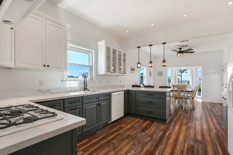 Waterfront Escape 20 minutes to New Orleans - Slidell, Louisiana