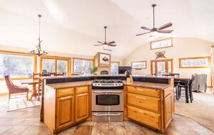 Alpine Hideaway in Keystone with Mountain Views - Keystone, Colorado